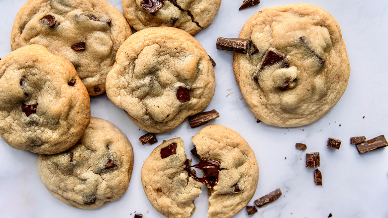 chocolate chip cookies