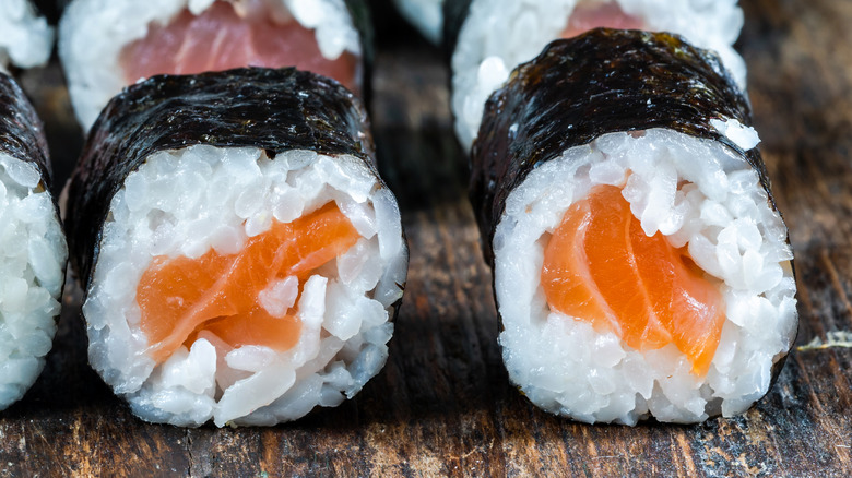 Salmon roll