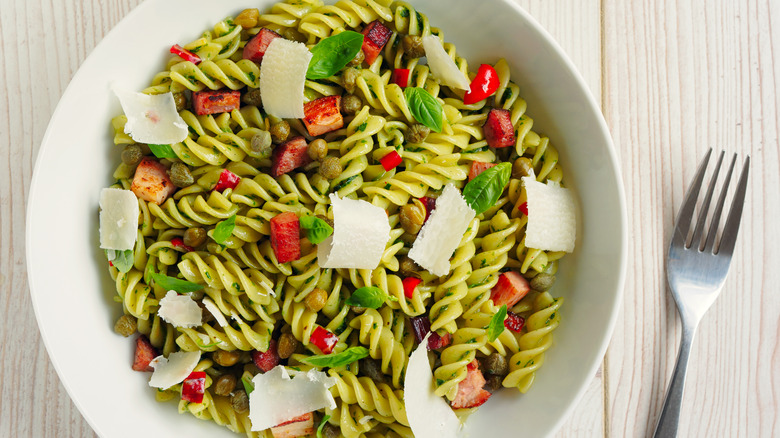 green pasta salad