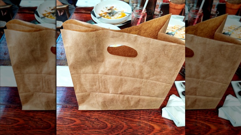 Bag for restaurant leftovers