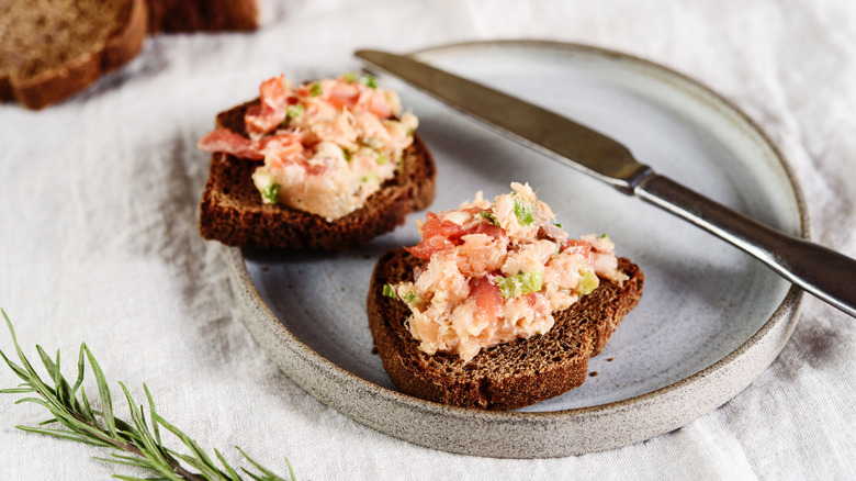 Rillettes on toast on plate 