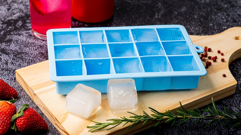 Can Unclean Ice Cube Trays Make You Sick?