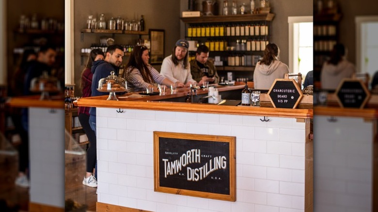 Tamworth Distilling bar