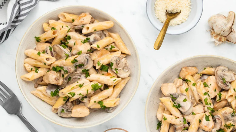 Copycat chicken mushrooms pasta