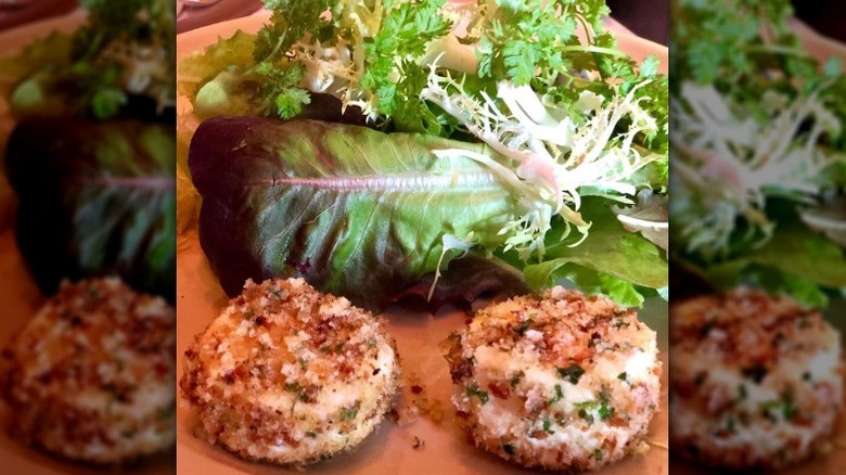 Plated baked goat cheese salad