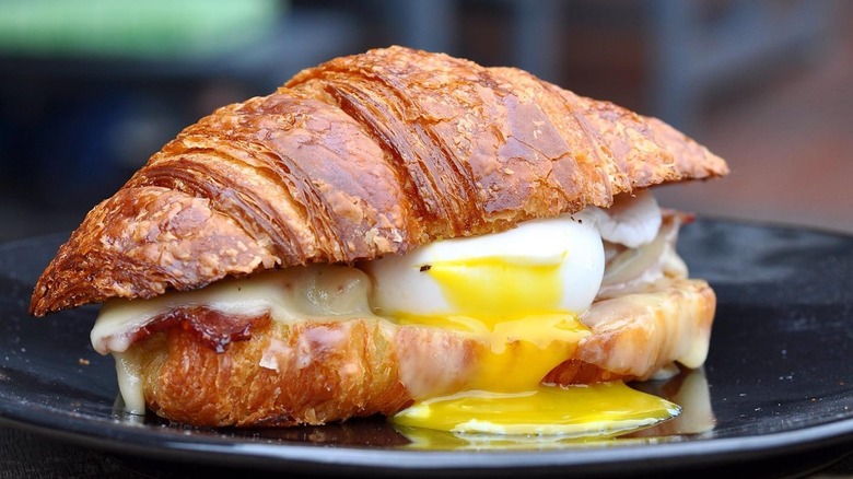 poached egg croissant