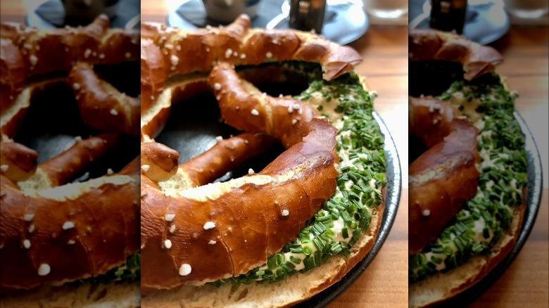 buttered pretzel with chives