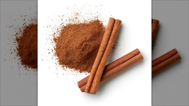 ground and whole cinnamon sticks