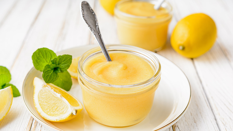 Lemon curd and lemons