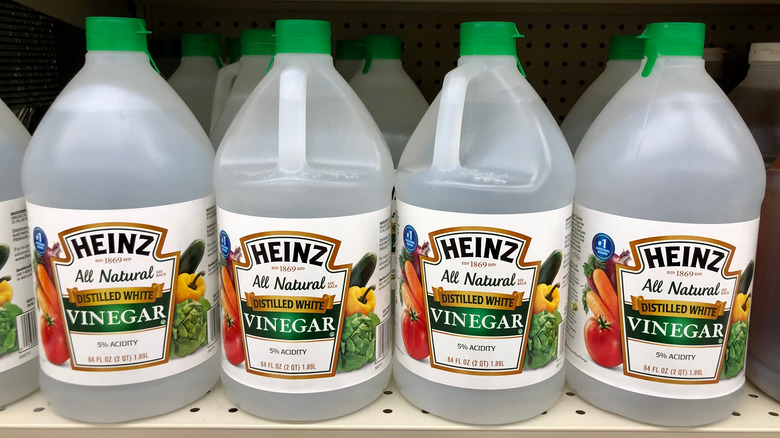 Heinz distilled white vinegar jug