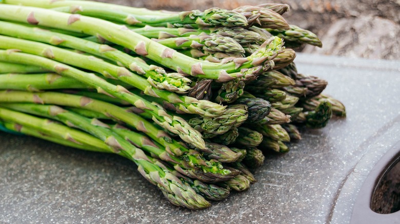 bundle of asparagus