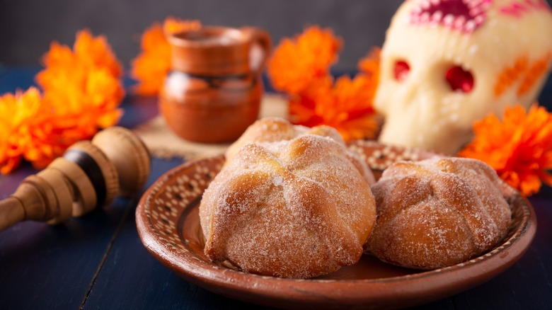 pan de muertos sugar skull