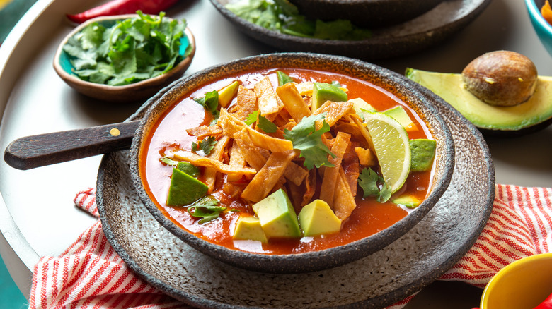 sopa azteca cilantro avocado limes tortillas