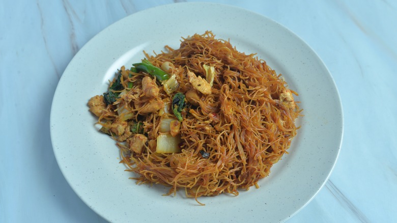 Bowl of vermicelli and vegetables