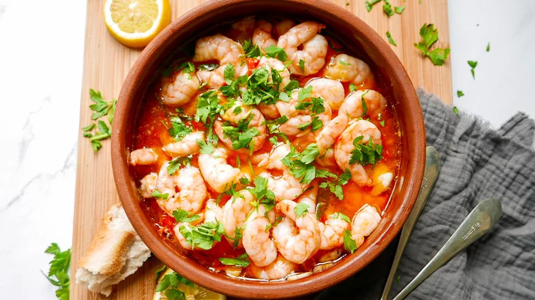 Garlic Shrimp in clay pot