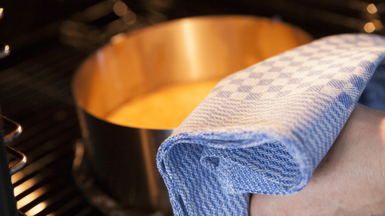 rotating a baking cake