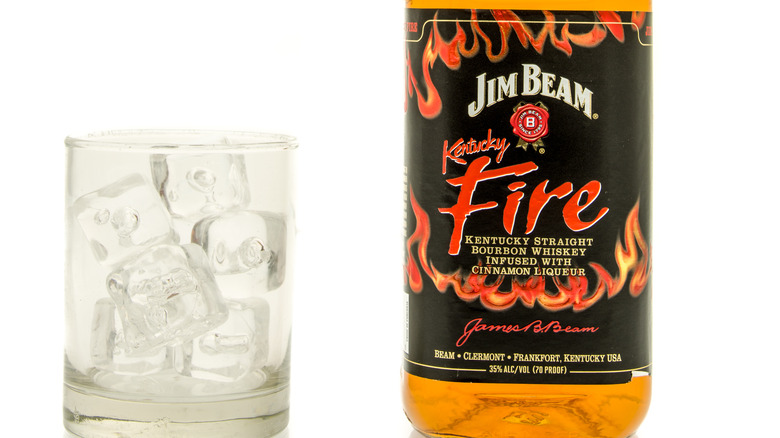 Glass and bottle Jim Beam Kentucky Fire