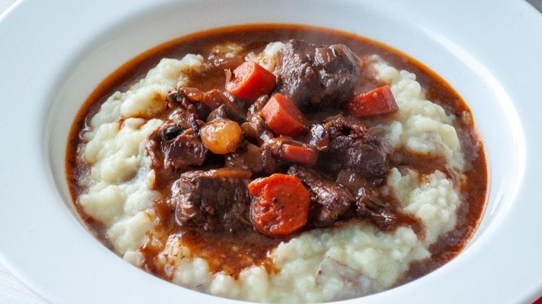 Simple beef bourguignon 