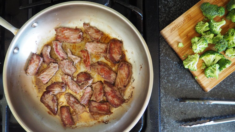 how to sear beef for 20-minute lo mein