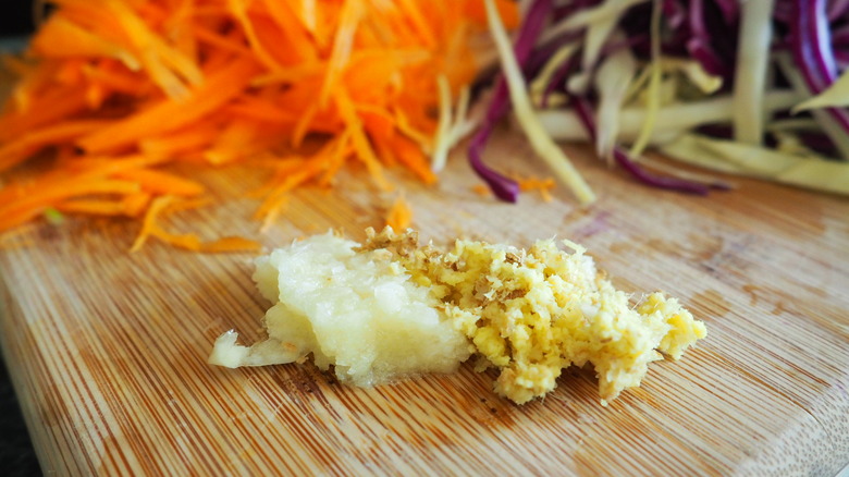 how to grate ginger for 20-minute egg roll in a bowl