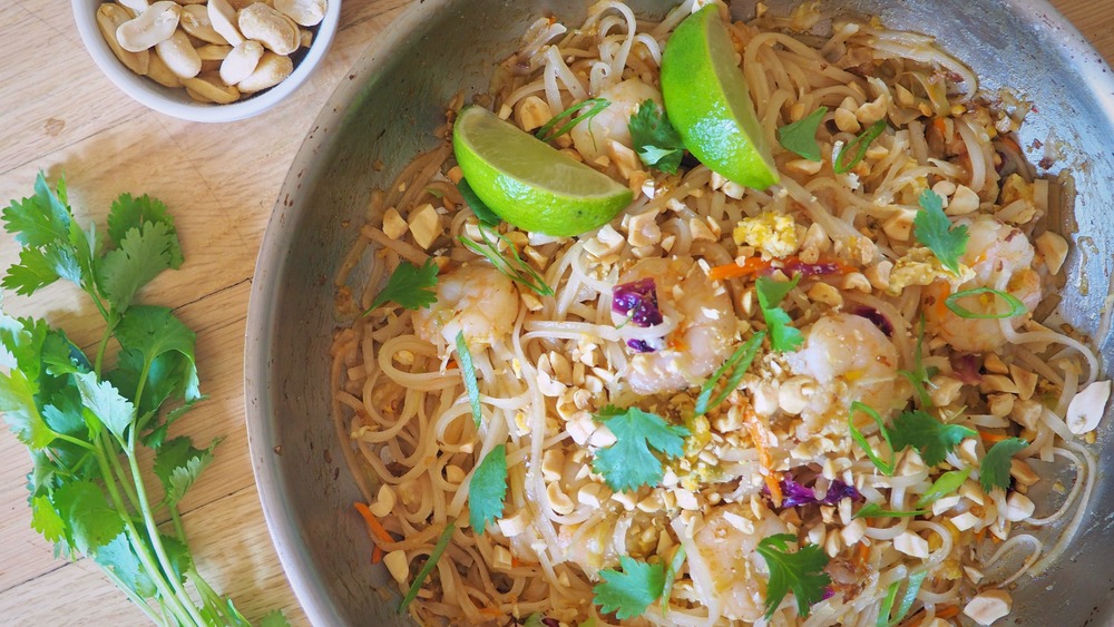 the best 20-minute shrimp pad thai