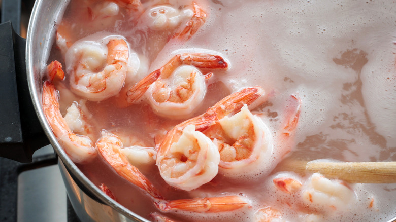 pot of boiling shrimp