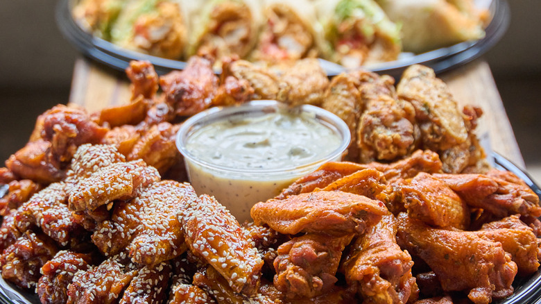 wing platter close-up