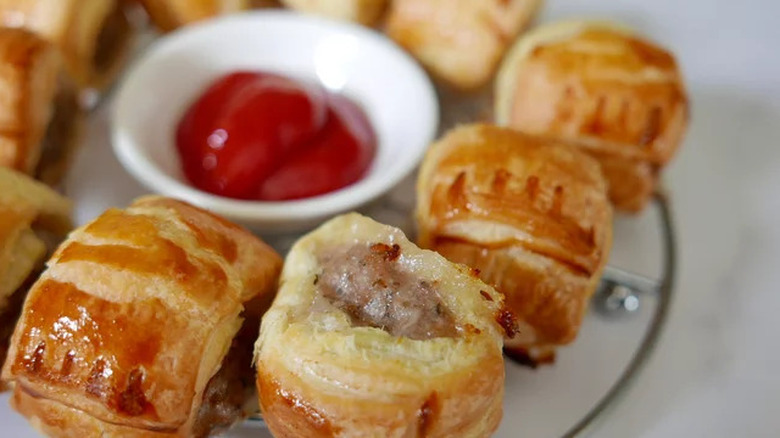 Mini sausage rolls