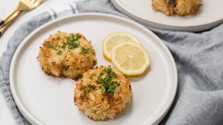 broiled crab cakes