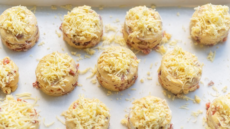 Shortbread covered in cheese