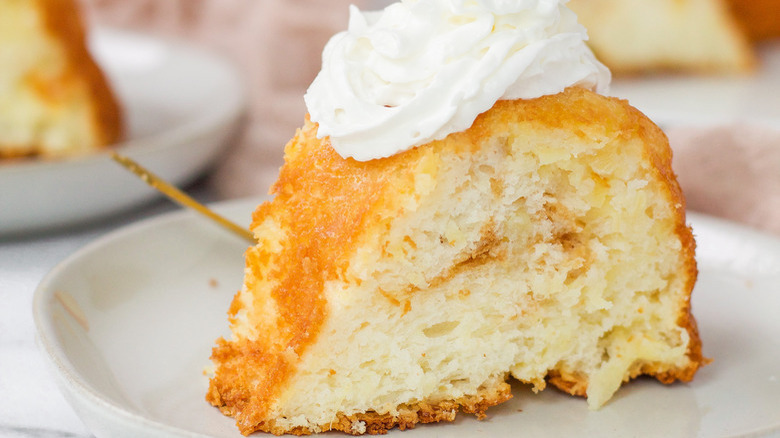 3-Ingredient Pineapple Angel Food Cake