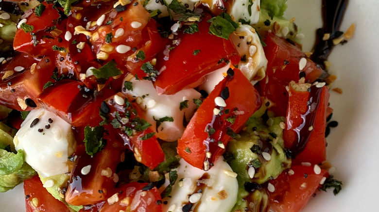 Everything bagel seasoning tomato salad