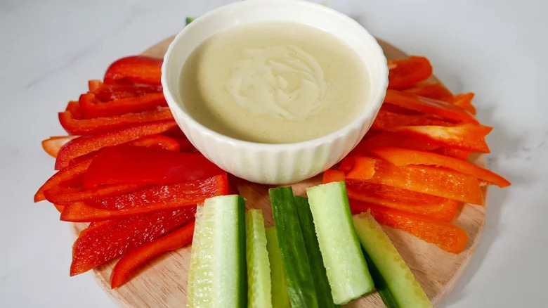 Cream dip with crudities