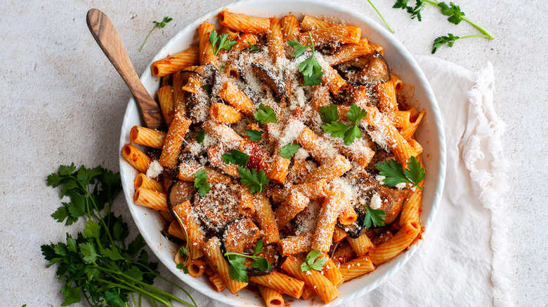 pasta with eggplant and parsley