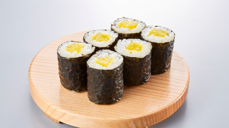 Oshinko pickled daikon sushi maki