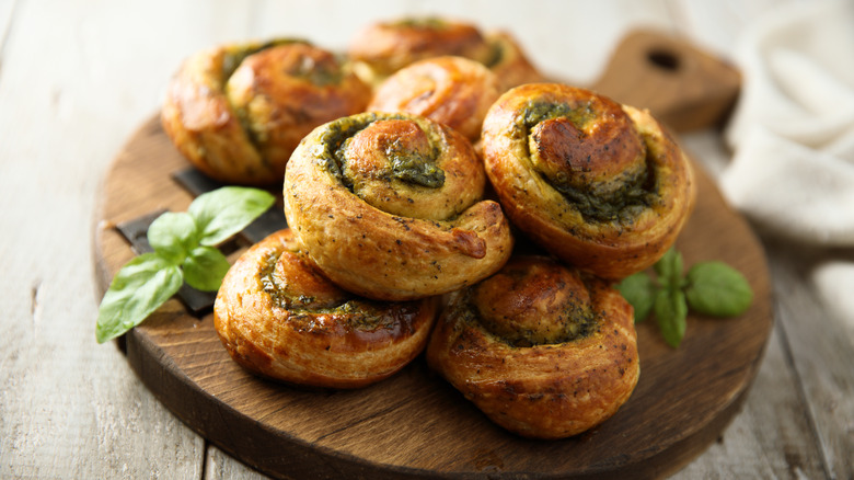 pesto pinwheel appetizers