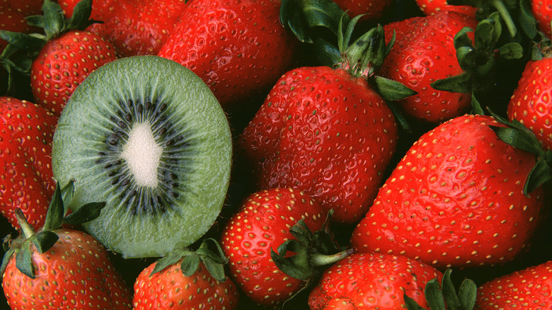 kiwi and strawberries