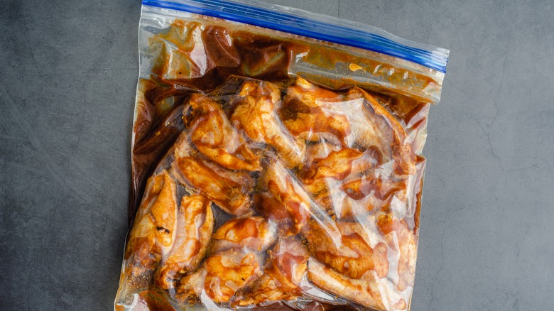ziploc bag of marinated chicken