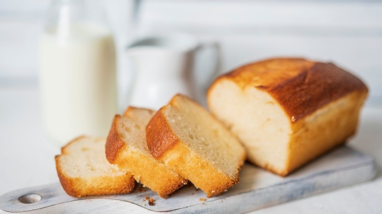 Pound cake on chopping board