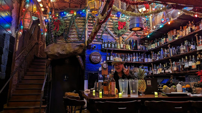 Smuggler's Cove tiki bar