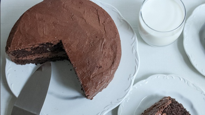 chocolate cake with chocolate frosting