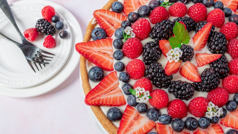 fruit pizza with berries