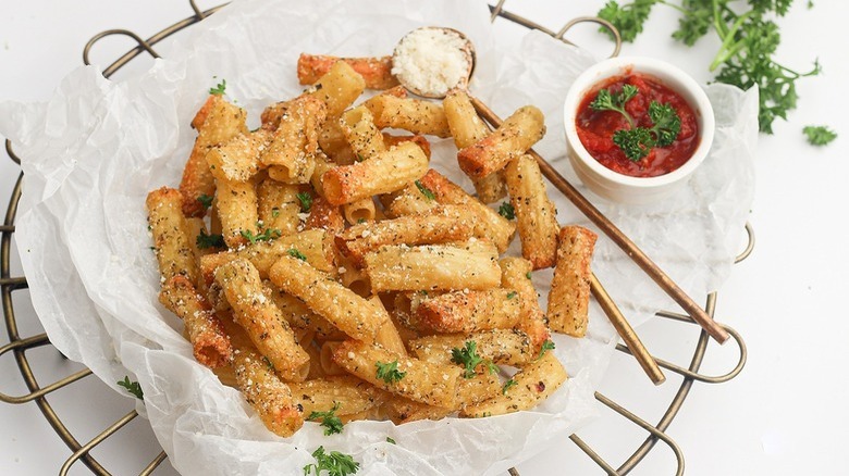 crunchy cooked rigatoni pasta