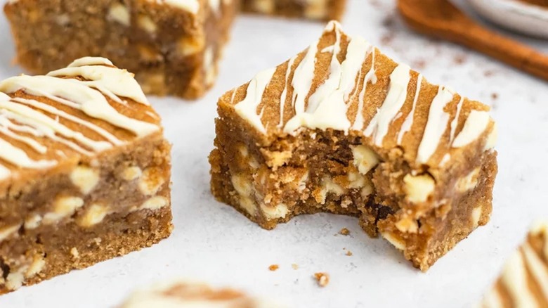 cinnamon blondie bar cookies