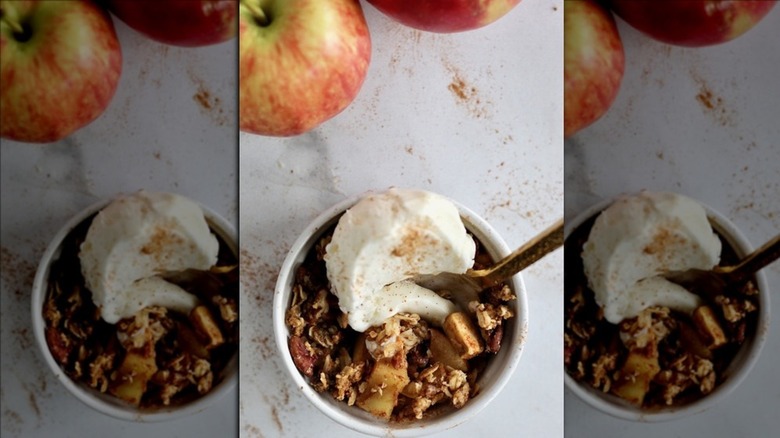 mini apple crumble in bowl