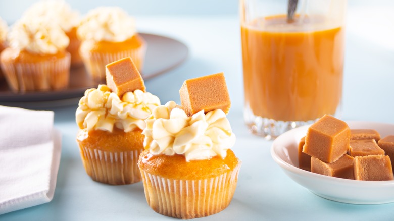 Salted caramel cupcakes with caramel sauce 