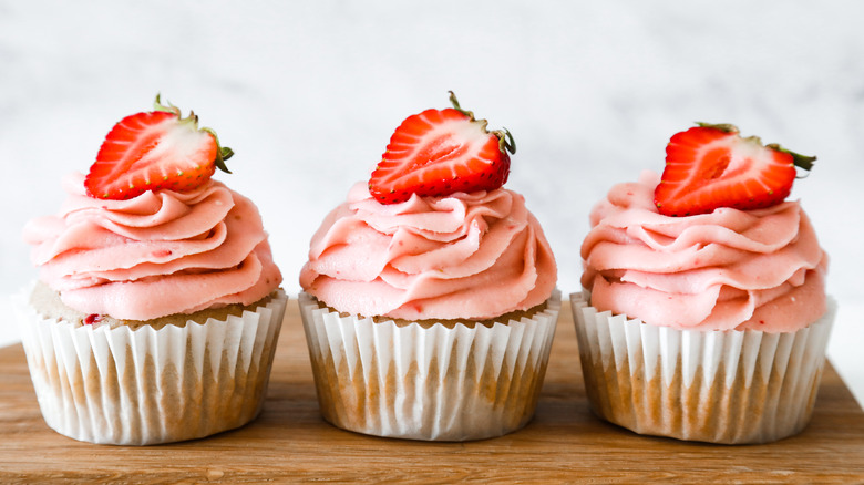 Strawberry cupcakes with frosting