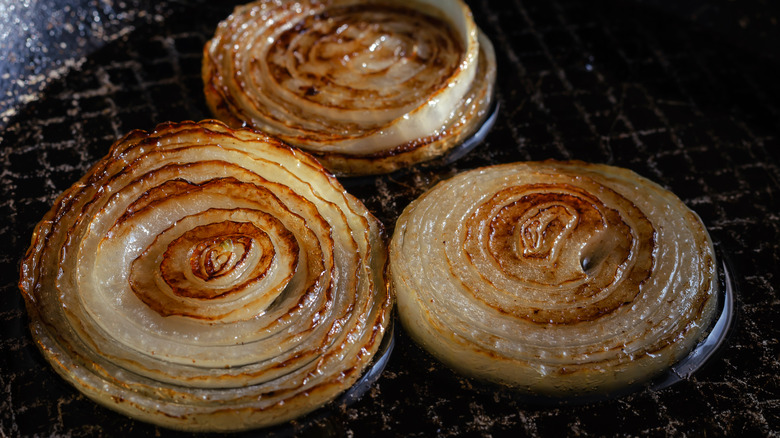25 Onion Hacks That Make Cooking Easier