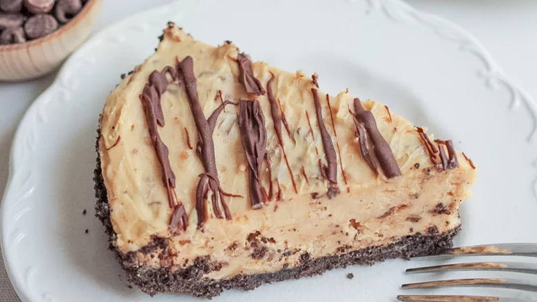  Easy Peanut Butter Pie