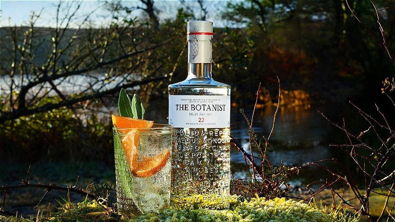 Botanist Gin bottle with glass 